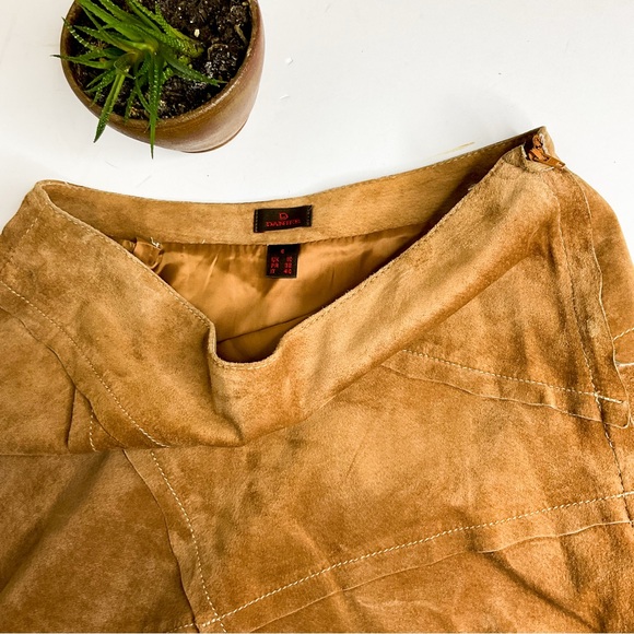 Danier Suede Wrap Skirt Camel Scalloped Hem Leather 6 - Picture 5 of 10